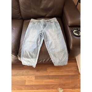 Women’s Nine West Size 10 Jean Capris Light Blue With Pockets